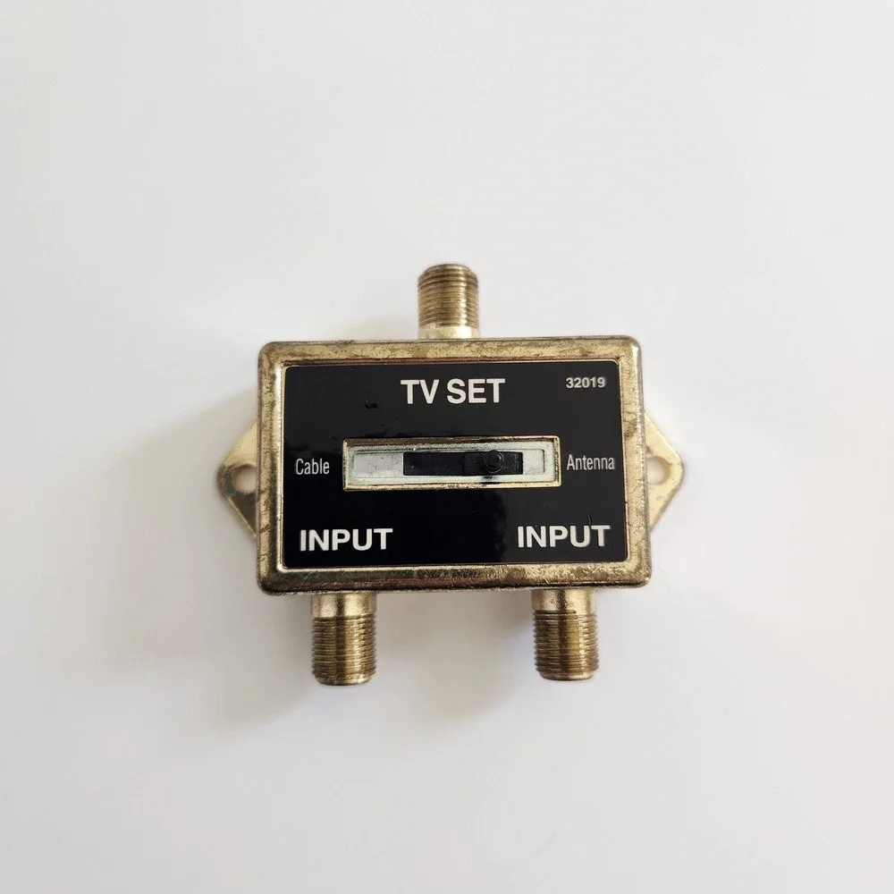 Vintage TV A/B Switch Box Cable Antenna Selector‎ 32019 Gold Tone Coaxial Switch